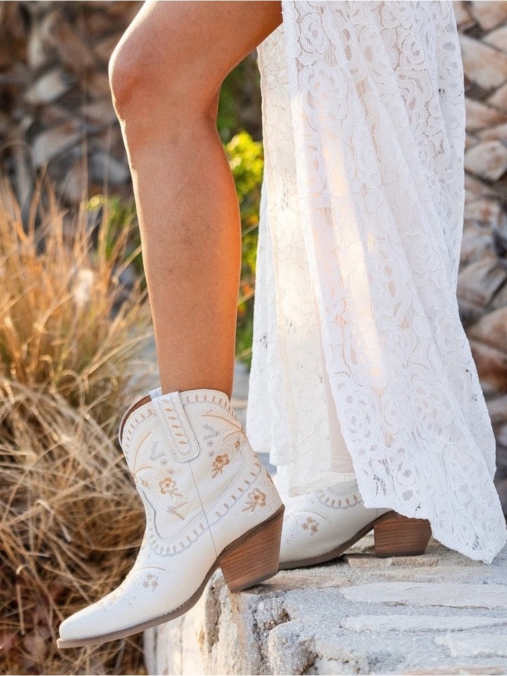 Dingo primerose floral Western Embroidered Ankle Booties
